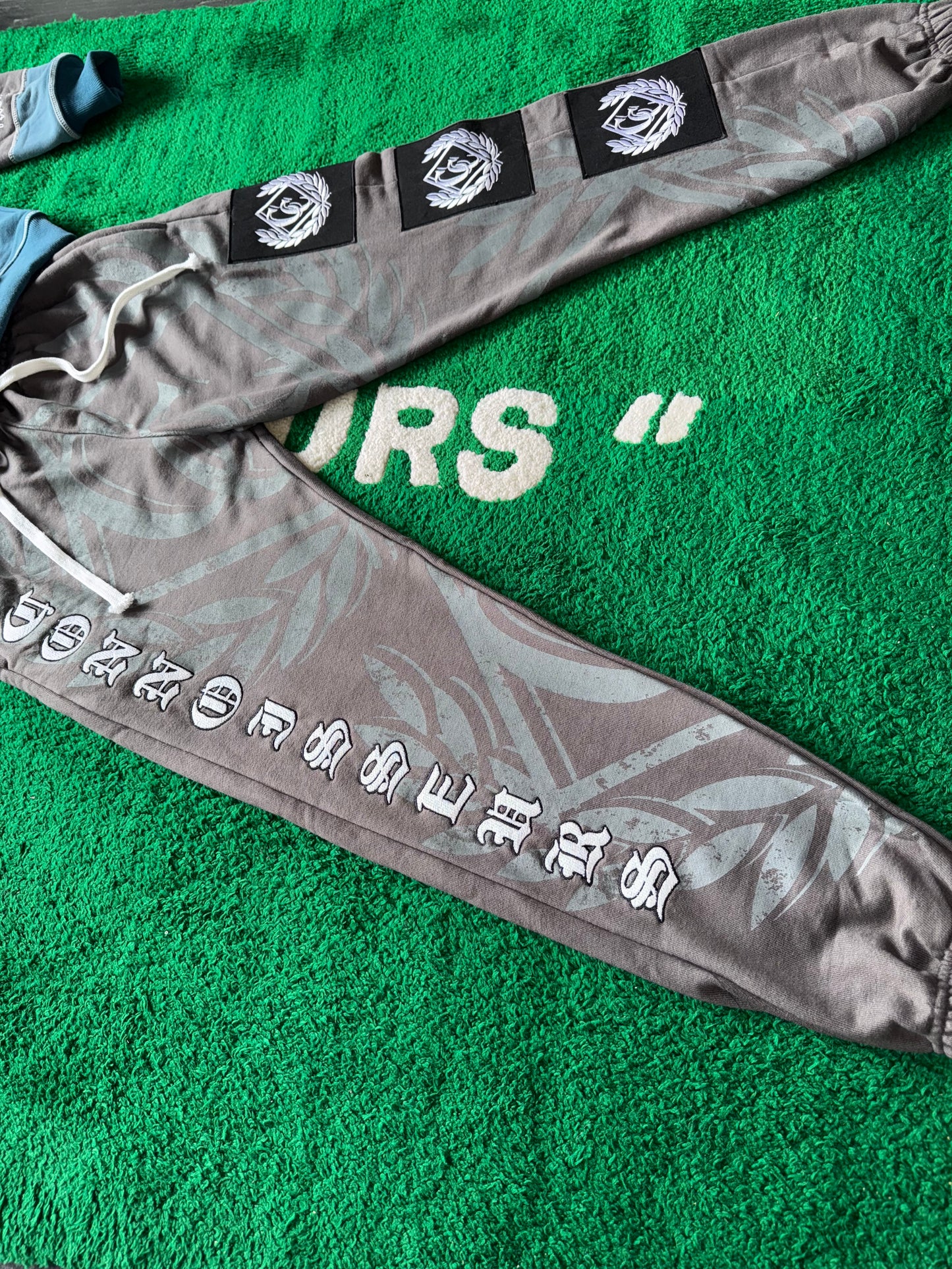 Connoisseurs All Season Sweatsuit