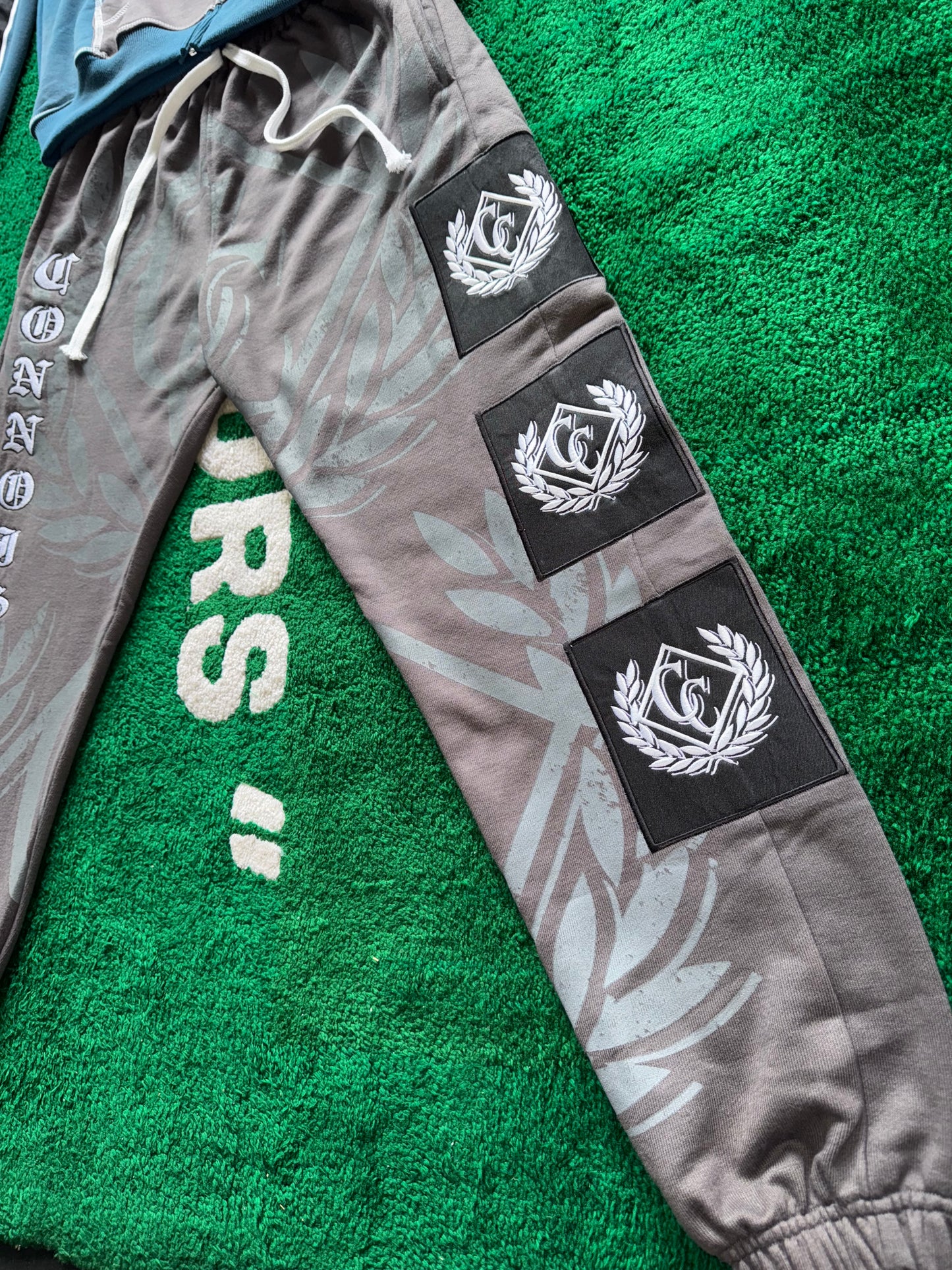 Connoisseurs All Season Sweatsuit