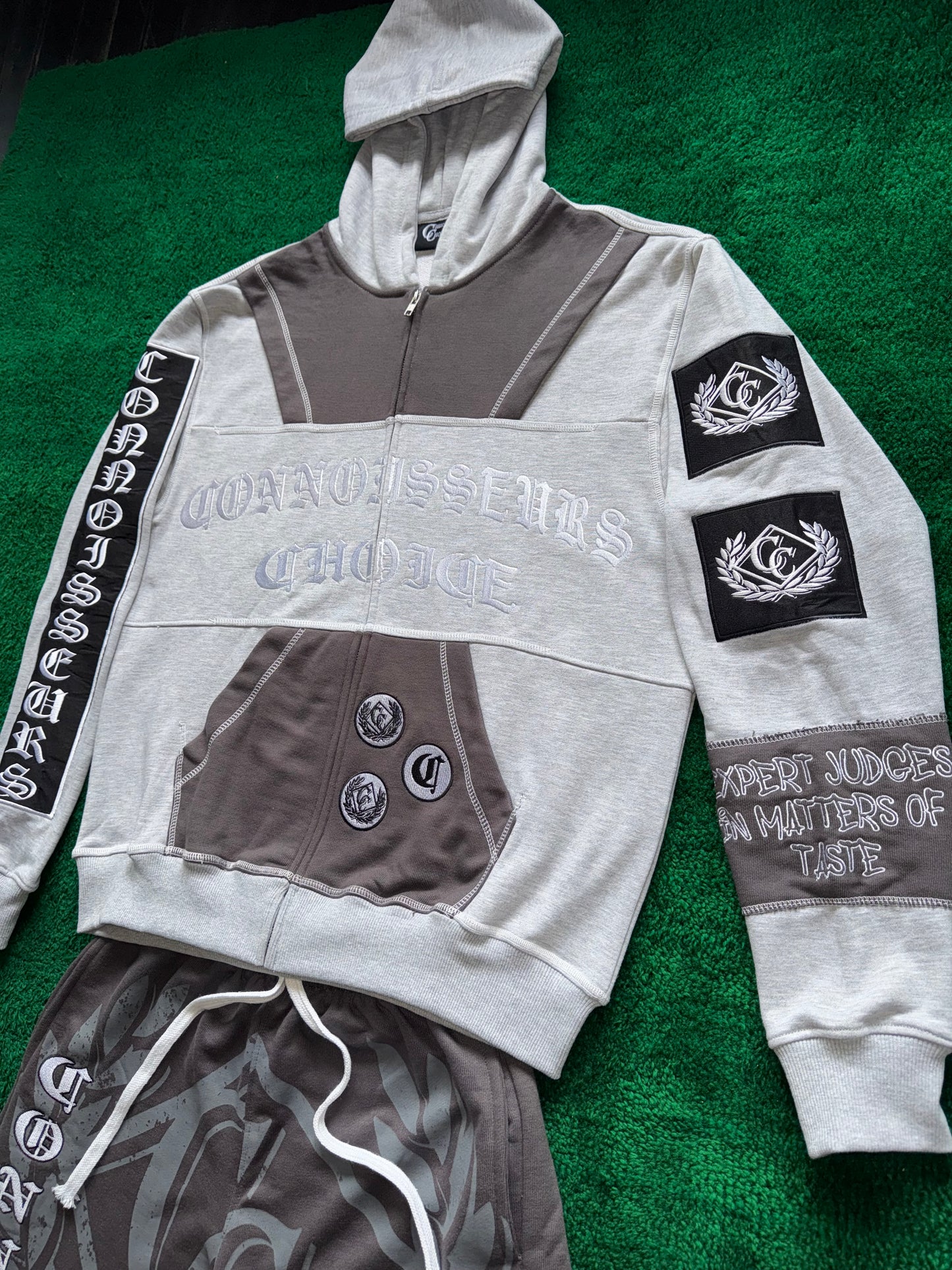 Connoisseurs All Season Sweatsuit